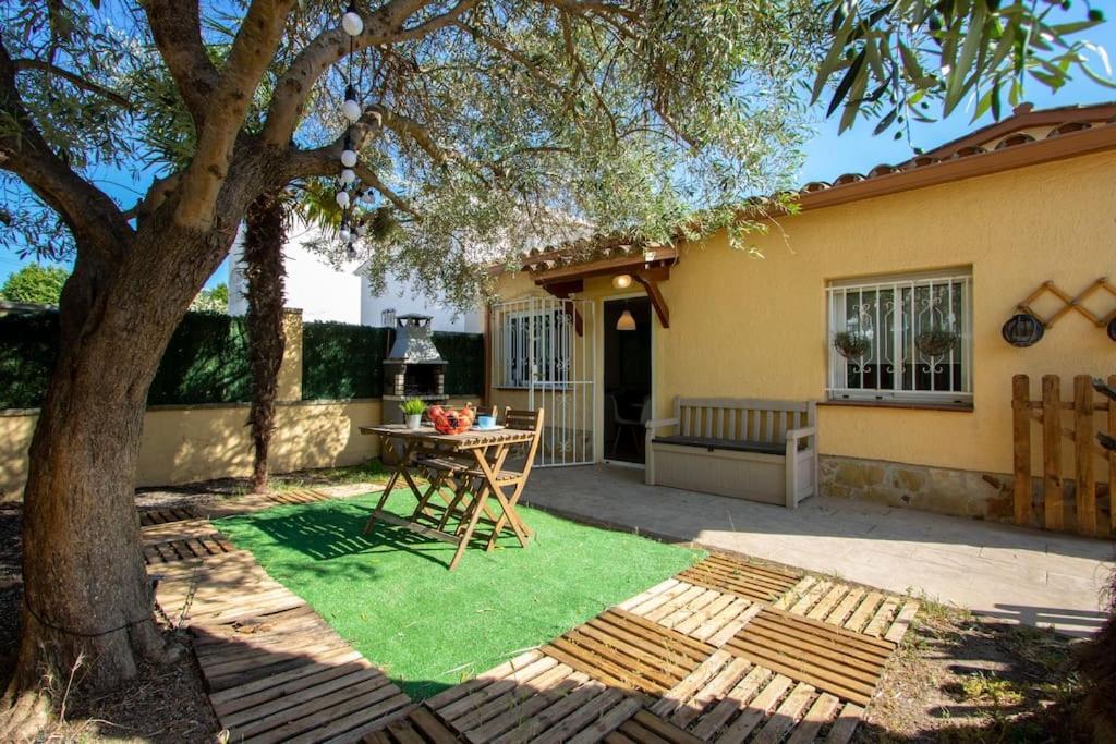 Casita Con Jardin, Bbq, Wifi, Centro Y Playa Vila Empuriabrava Exterior foto